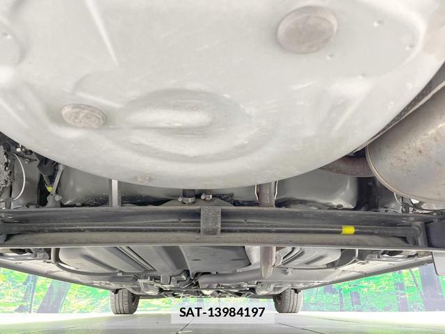 Toyota SIENTA 2017-09 7870713-18