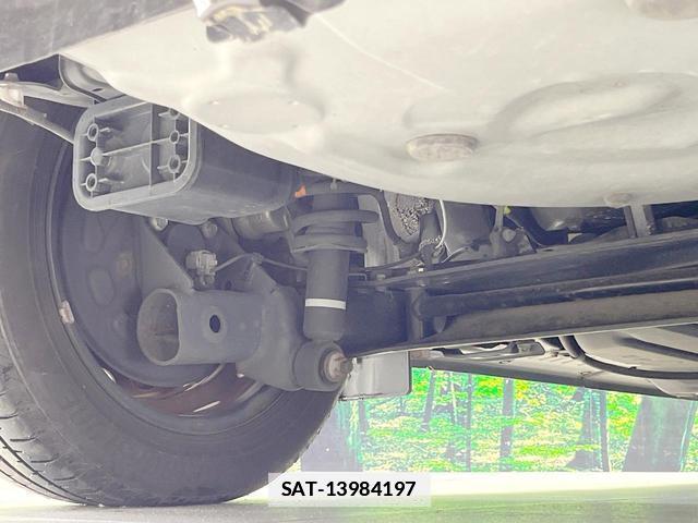 Toyota SIENTA 2017-09 7870713-19
