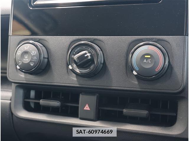Toyota SIENTA 2024-03 7871328-10