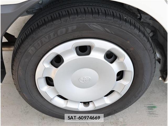 Toyota SIENTA 2024-03 7871328-8