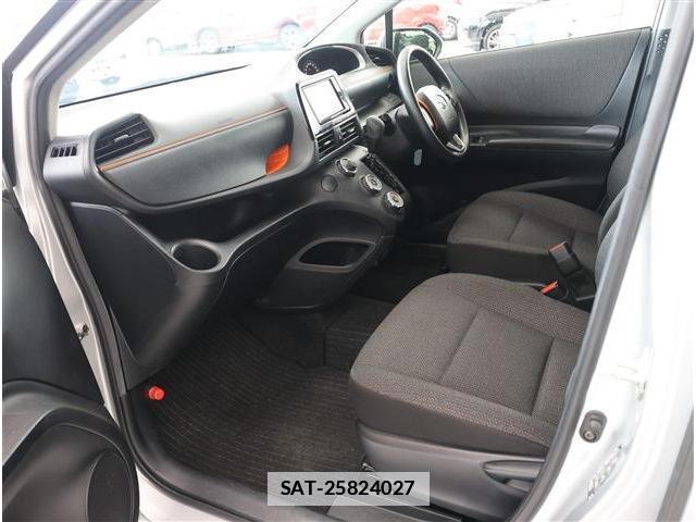 Toyota SIENTA 2021-06 7871369-13