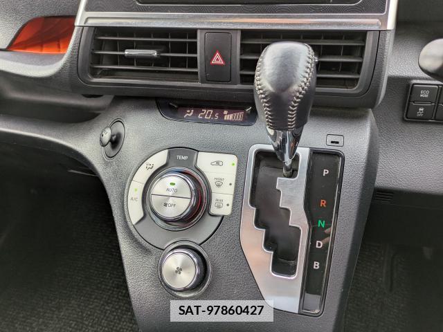 Toyota SIENTA 2015-12 7871768-19