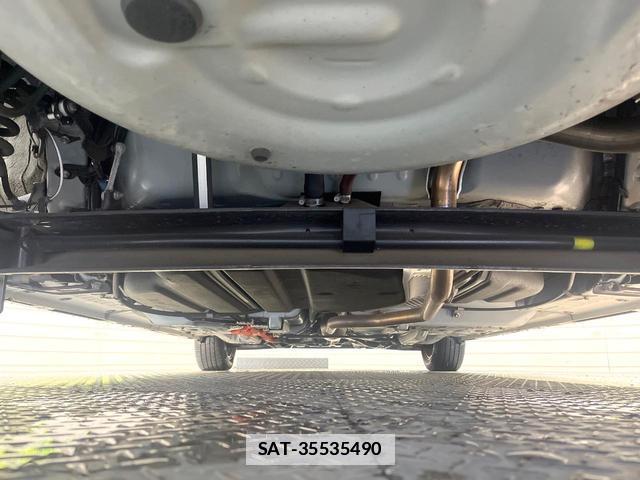 Toyota SIENTA 2021-10 7872818-18