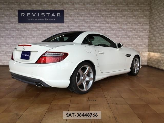 Mercedes Benz SLK 2013-07 7872392-3