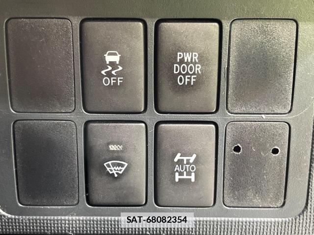 Toyota SPADE 2016-03 7867883-5