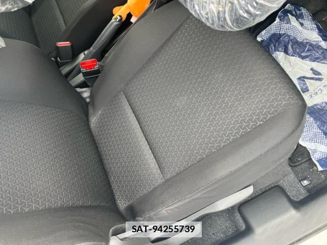 Suzuki SWIFT 2018-10 7868037-19