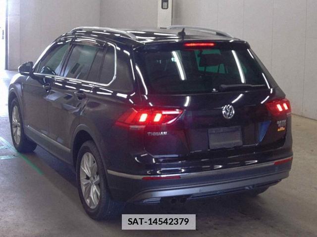 VolksWagen TIGUAN 2018-11 7871162-1