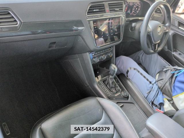 VolksWagen TIGUAN 2018-11 7871162-2