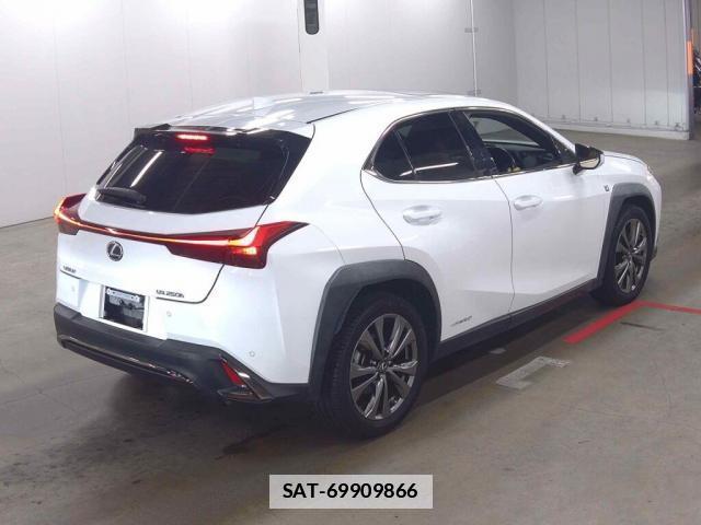 Lexus UX 2019-11 7871202-4