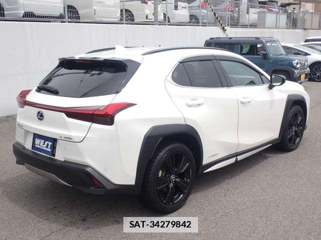 Lexus UX 2021-05 7872341-1