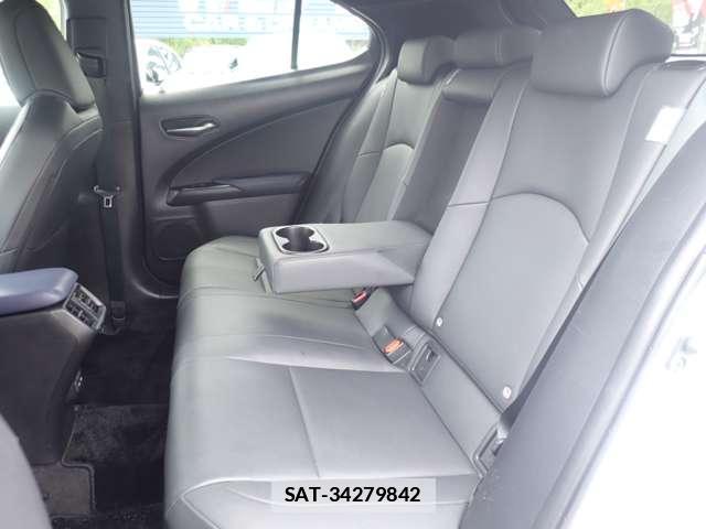 Lexus UX 2021-05 7872341-8