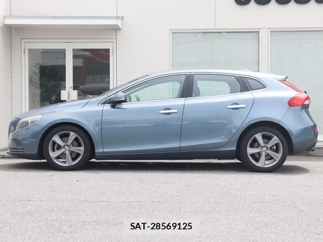 Volvo V40 2013-12 7868045-10