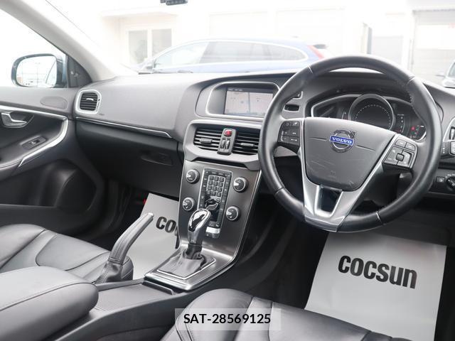 Volvo V40 2013-12 7868045-15