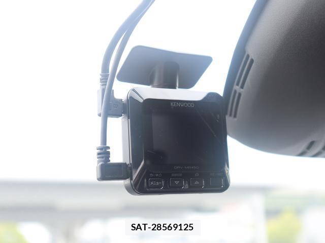 Volvo V40 2013-12 7868045-16