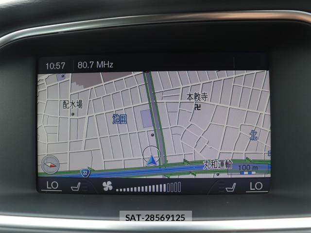 Volvo V40 2013-12 7868045-17