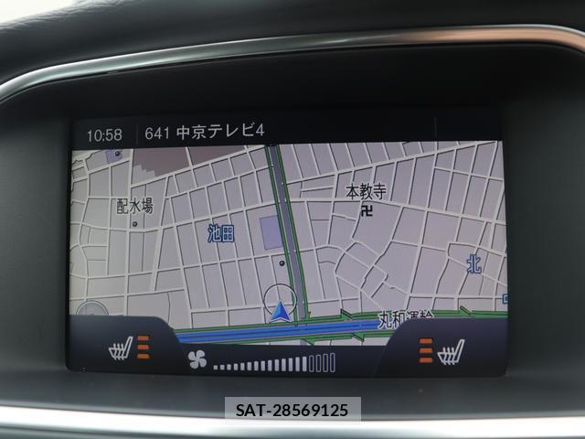 Volvo V40 2013-12 7868045-19