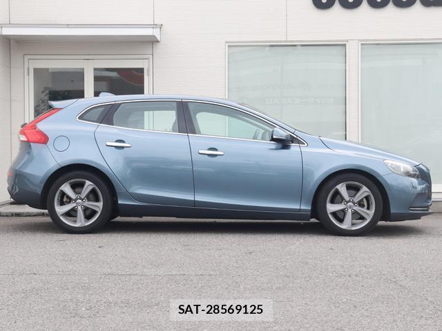 Volvo V40 2013-12 7868045-6