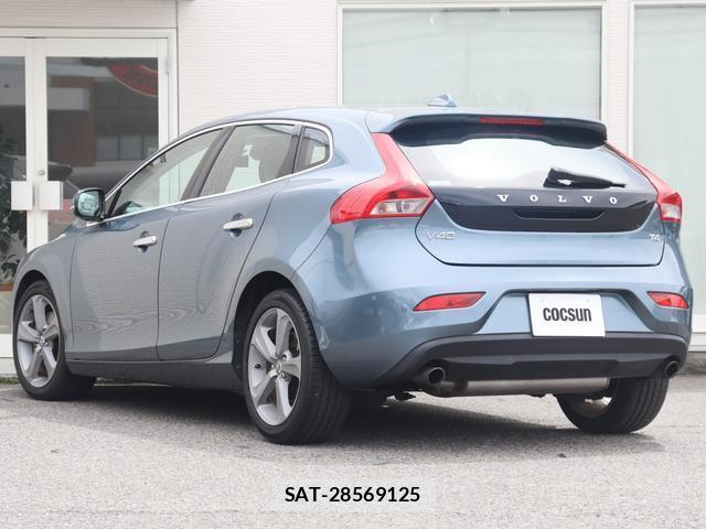 Volvo V40 2013-12 7868045-9
