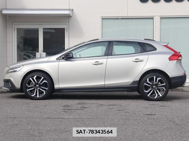 Volvo V40 2016-12 7868047-10