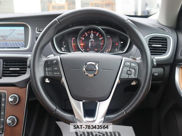 Volvo V40 2016-12 7868047-11