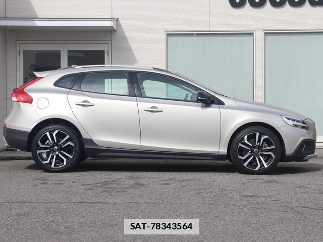 Volvo V40 2016-12 7868047-6
