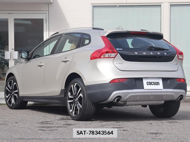 Volvo V40 2016-12 7868047-9