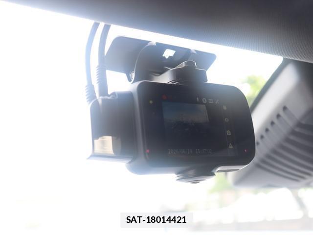Volvo V60 2017-06 7868044-16