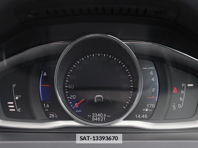 Volvo V60 2017-01 7868046-12