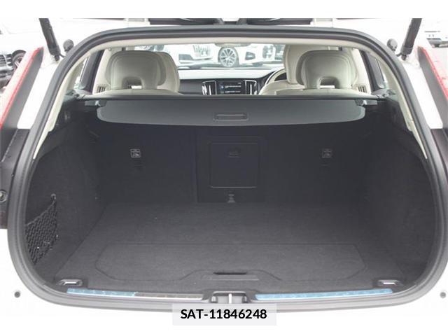 Volvo V60 2021-04 7870928-17