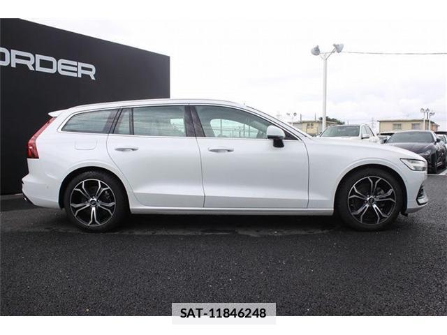 Volvo V60 2021-04 7870928-7