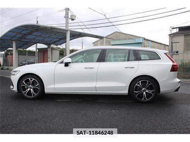 Volvo V60 2021-04 7870928-9