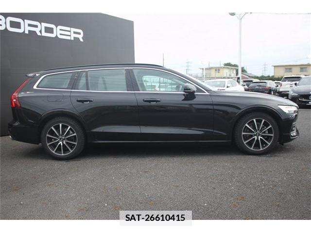 Volvo V60 2022-03 7870930-7