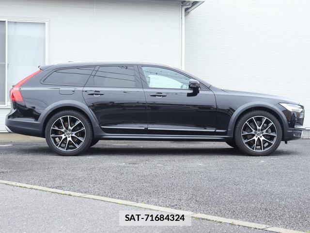 Volvo V90 2019-03 7867091-6