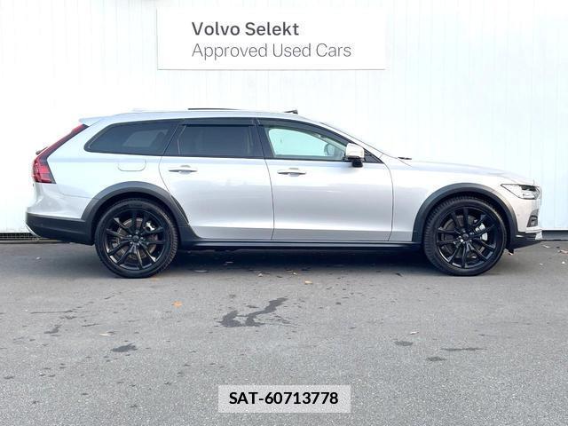 Volvo V90 2023-07 7867818-15