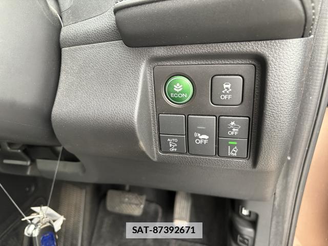Honda VEZEL 2016-06 7867043-10