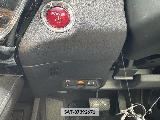 Honda VEZEL 2016-06 7867043-11