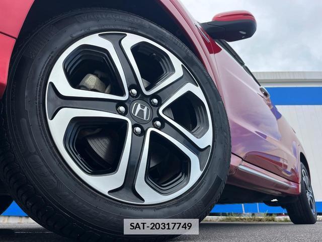 Honda VEZEL 2018-04 7868578-13