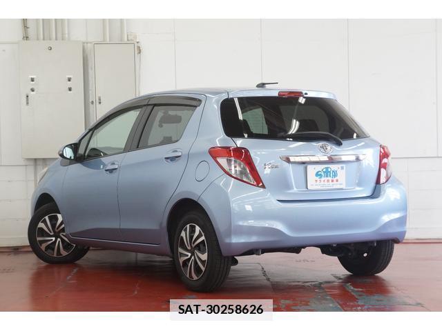 Toyota VITZ 2011-12 7871728-11