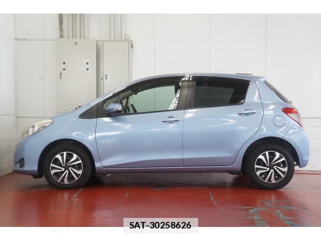Toyota VITZ 2011-12 7871728-12