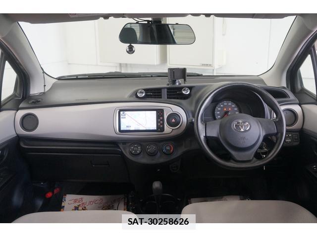 Toyota VITZ 2011-12 7871728-13