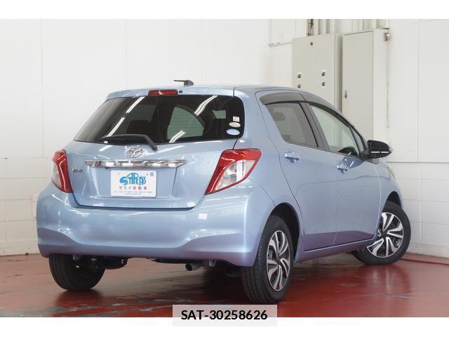 Toyota VITZ 2011-12 7871728-4