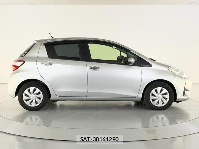 Toyota VITZ 2017-11 7872560-12