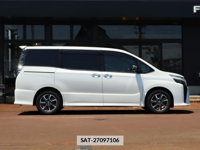 Toyota VOXY 2018-05 7866850-12