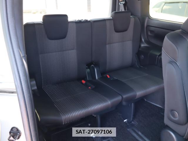Toyota VOXY 2018-05 7866850-5