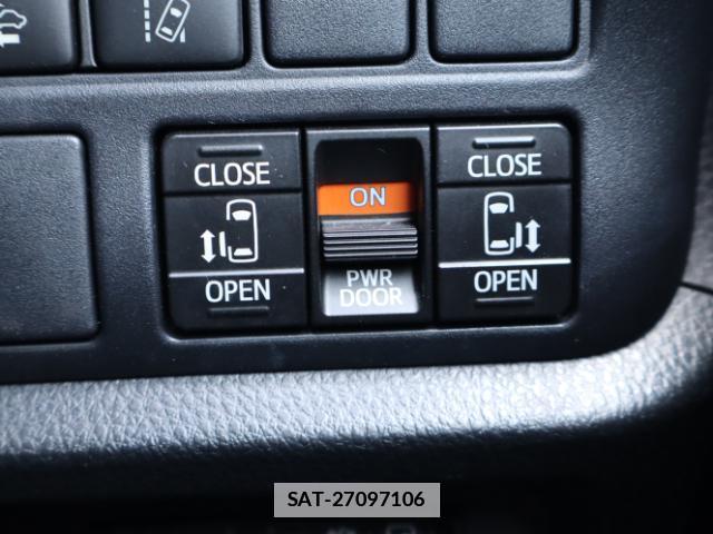 Toyota VOXY 2018-05 7866850-7