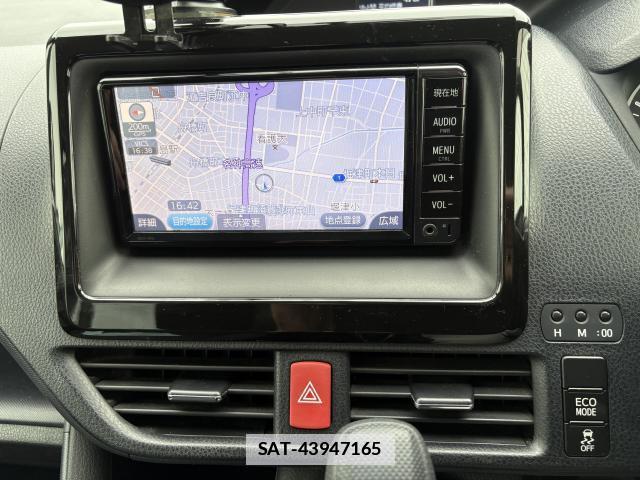 Toyota VOXY 2017-05 7867035-12