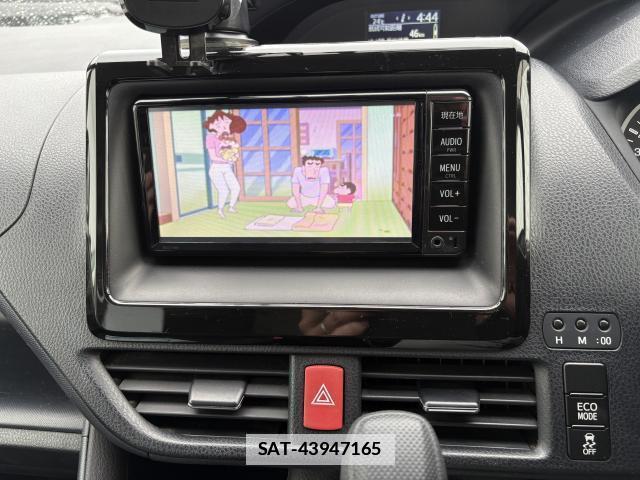 Toyota VOXY 2017-05 7867035-13