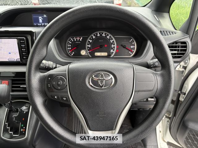 Toyota VOXY 2017-05 7867035-9