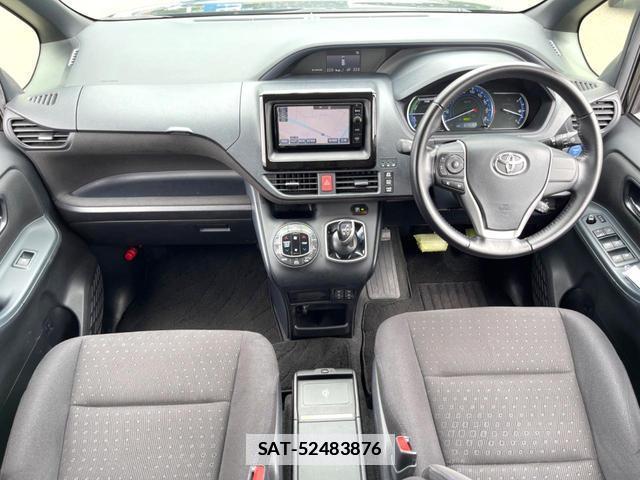 Toyota VOXY 2015-03 7867084-1