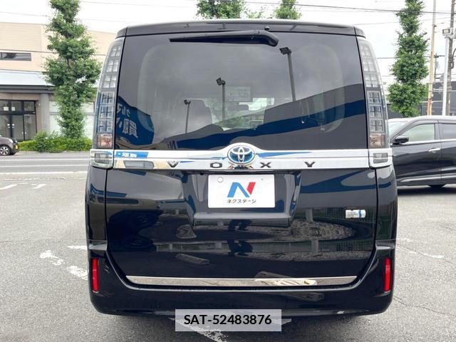 Toyota VOXY 2015-03 7867084-12